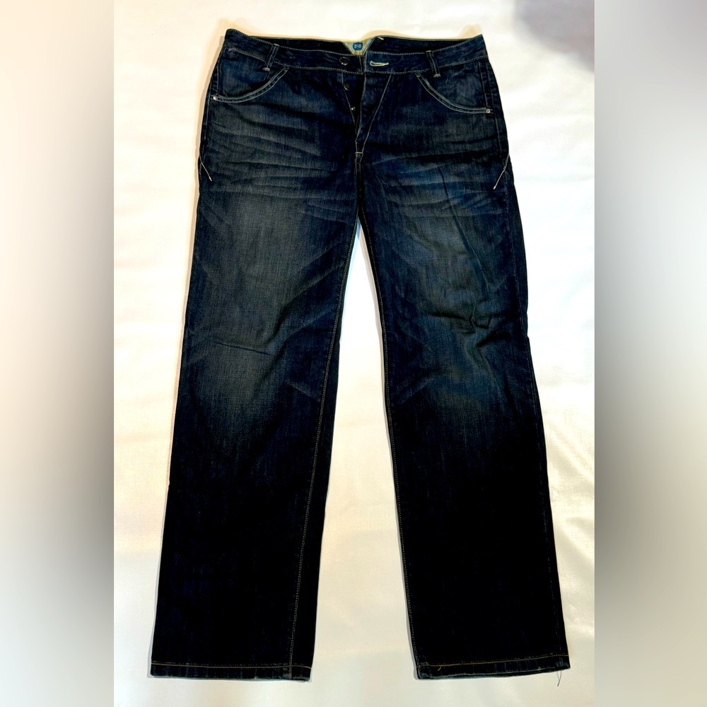 Levi’s Jeans Pants 32x34, classic 3D cut and design